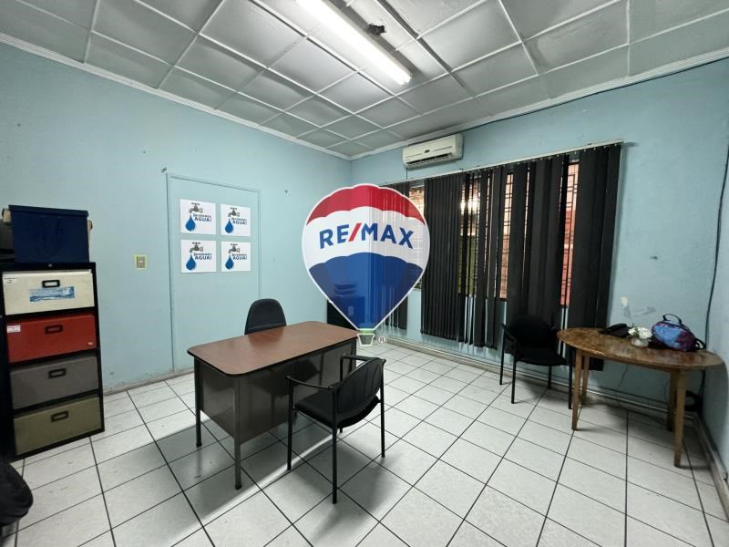 RE/MAX real estate, El Salvador, San Salvador, Office for rent in a cowroking space